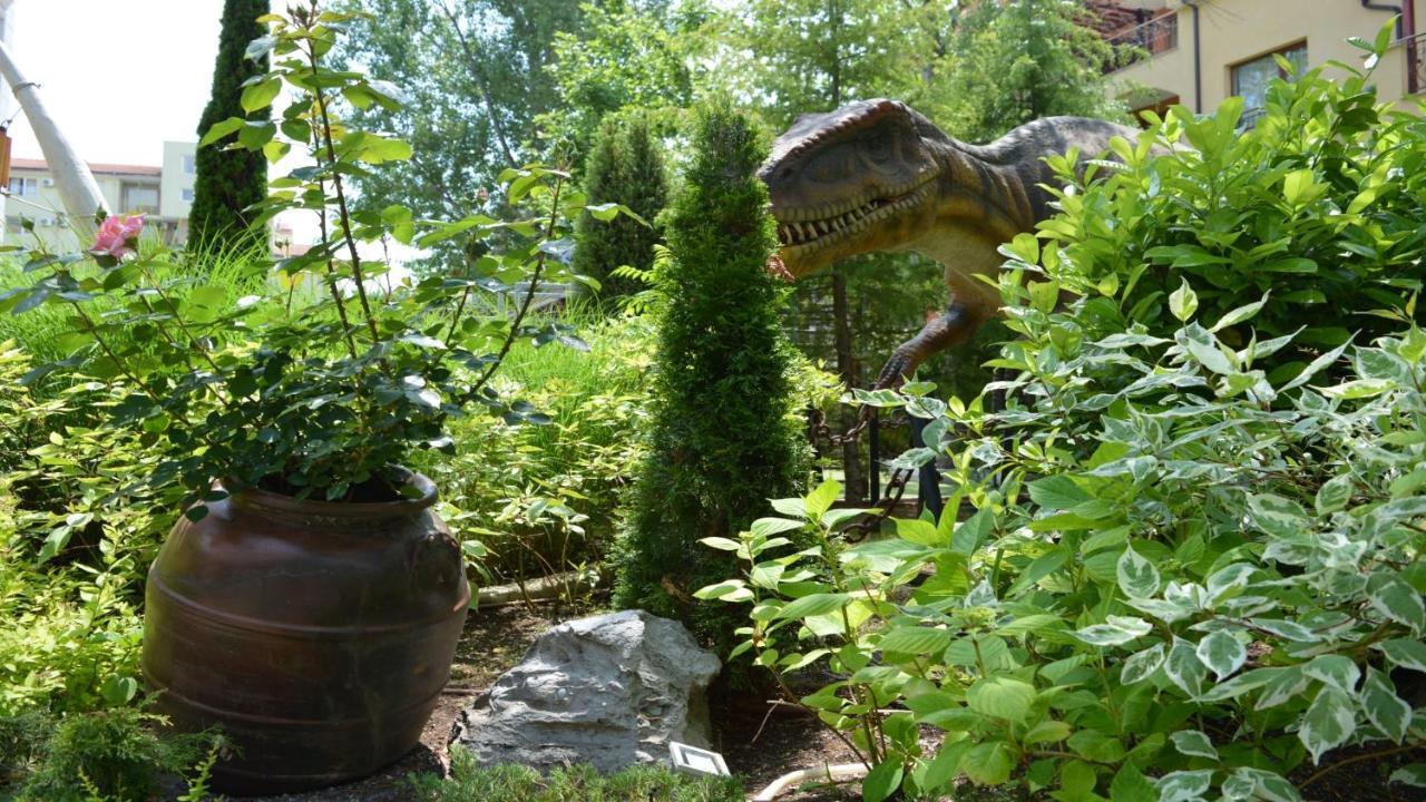 Bratanov Harmony Suites 3 Jungle 阳光海滩 外观 照片
